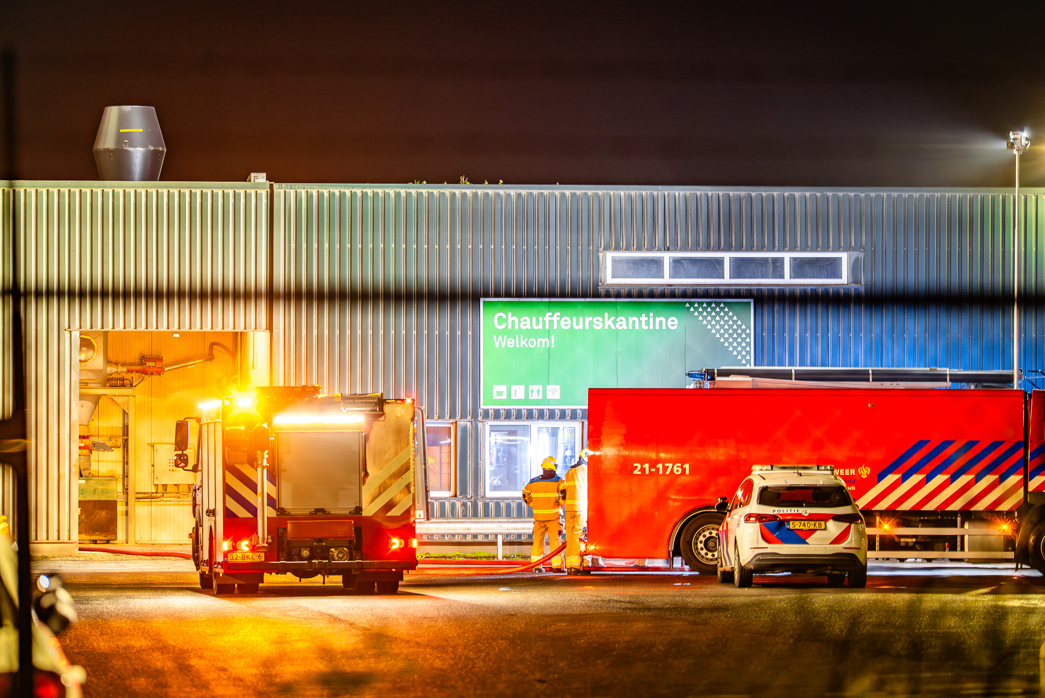 Brandweer opgeroepen voor middelbrand bij bedrijf