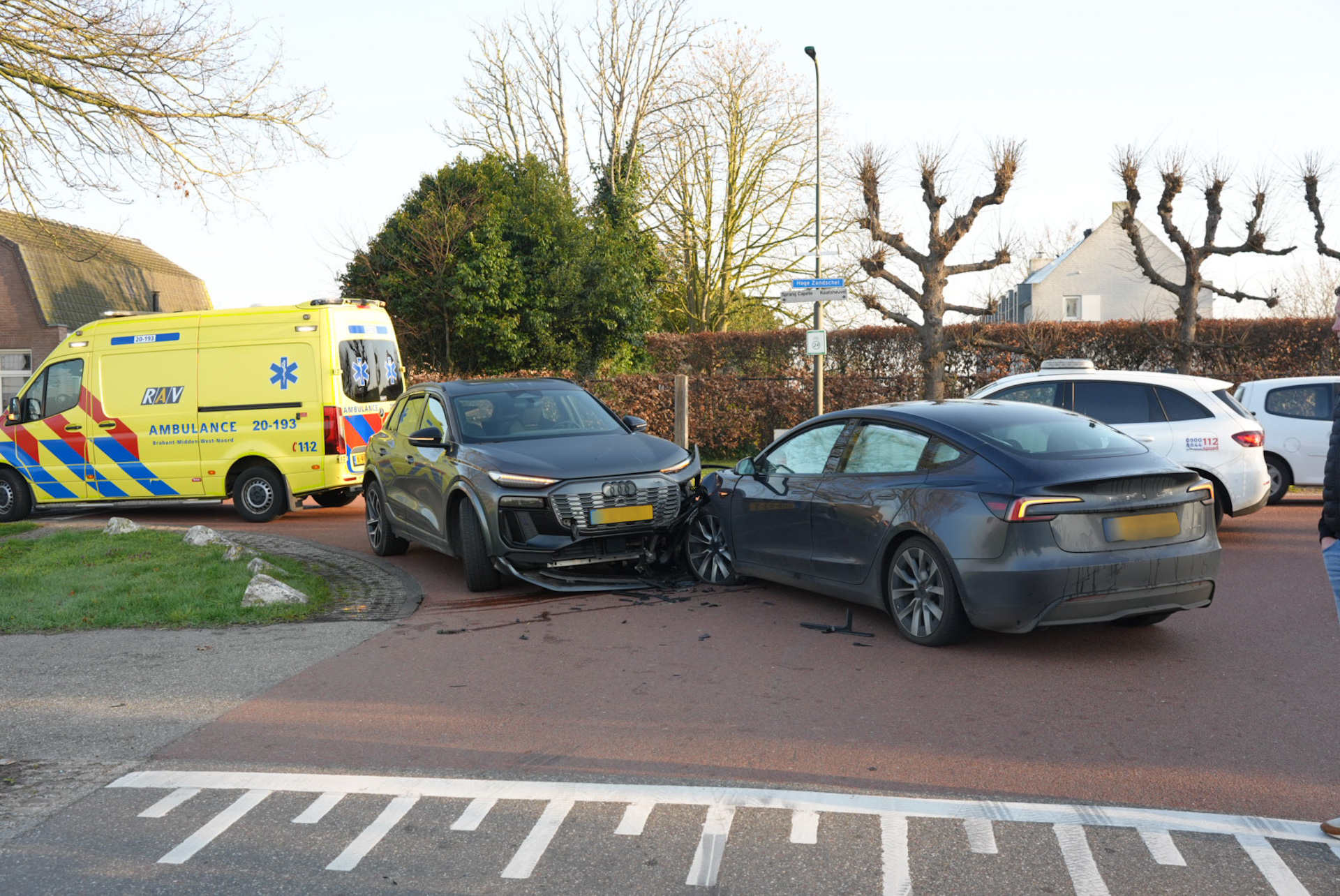 Flinke schade na aanrijding tussen voertuigen