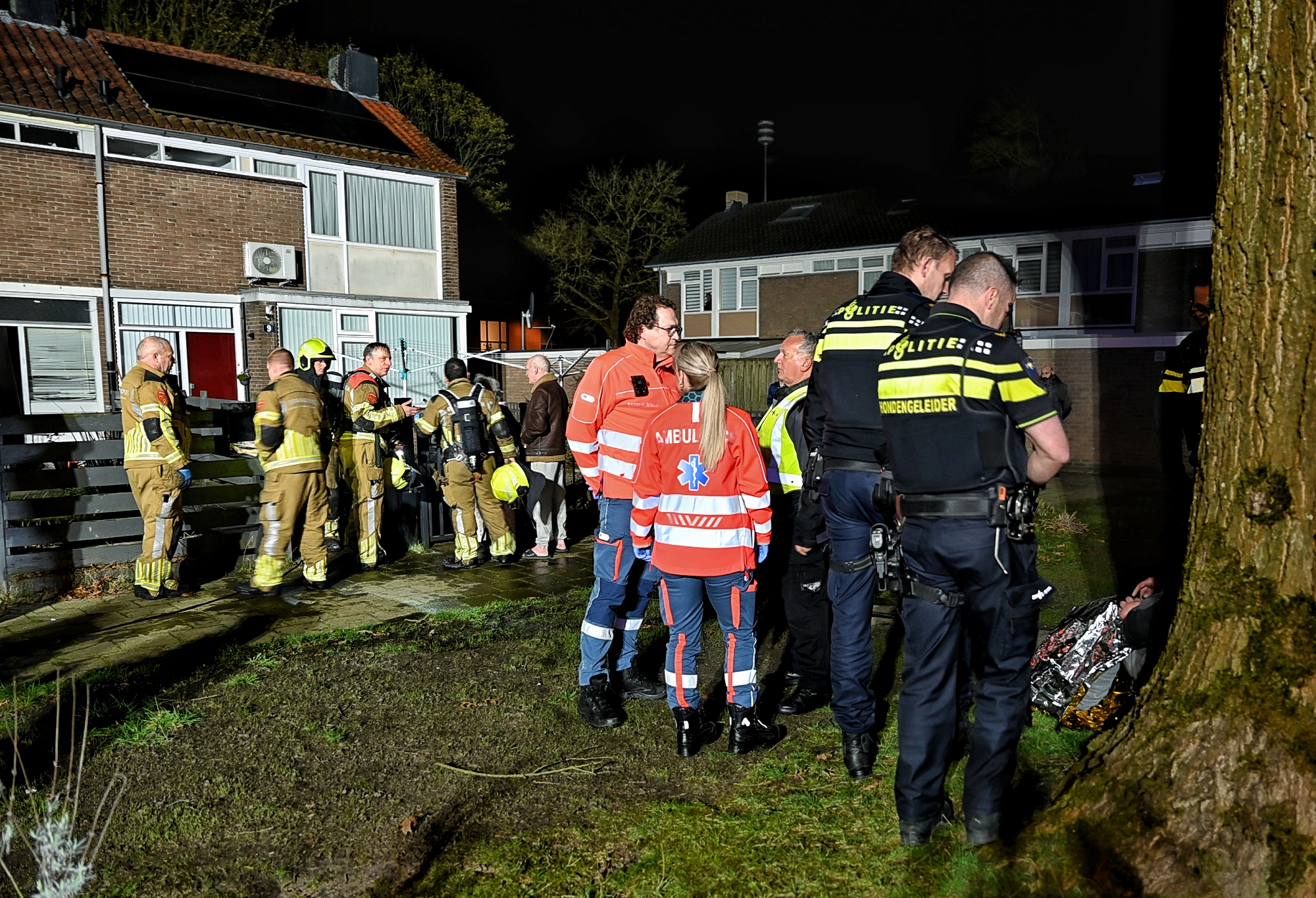 Mannen weigeren brandende woning te verlaten