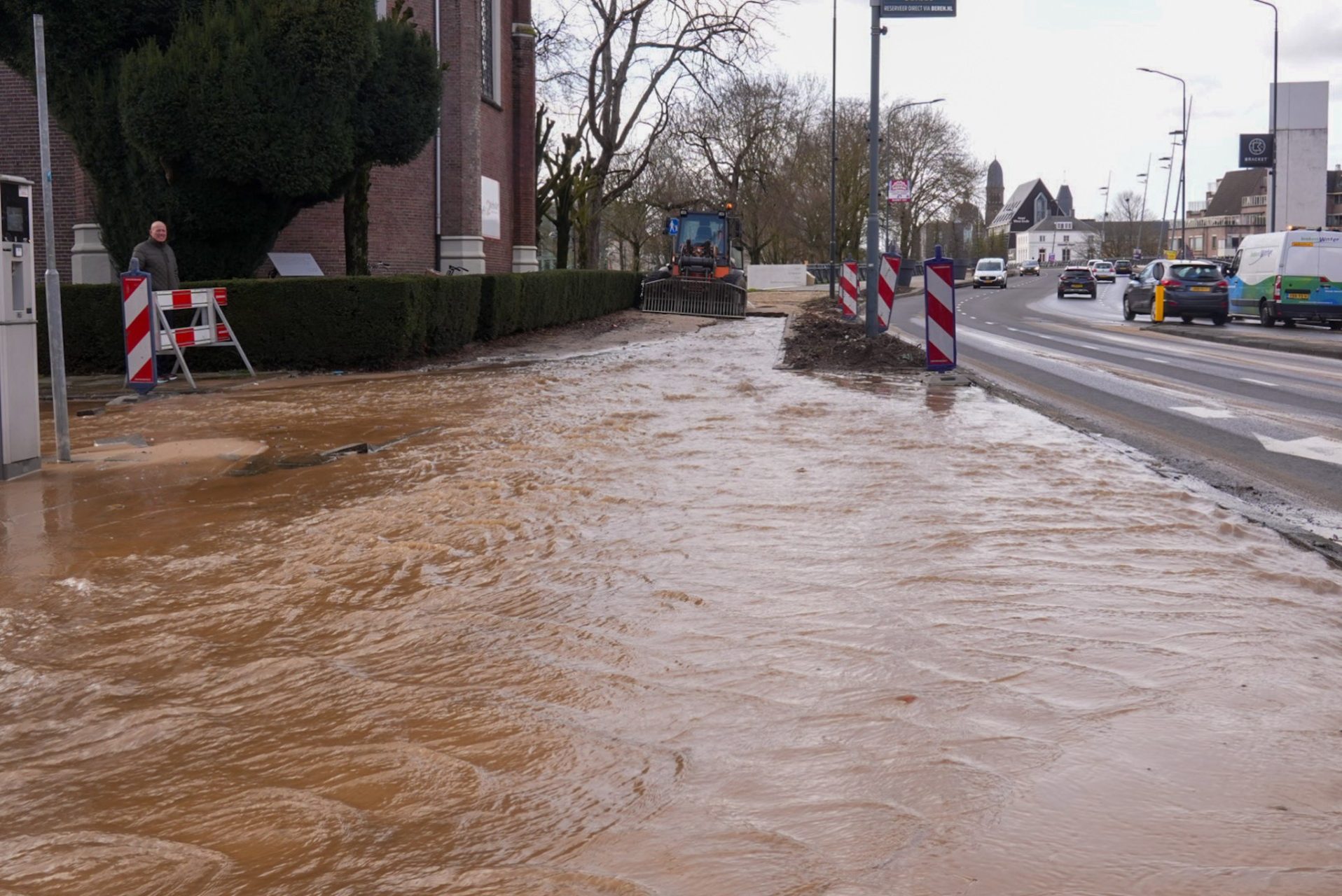 Kapotte waterleiding in het centrum