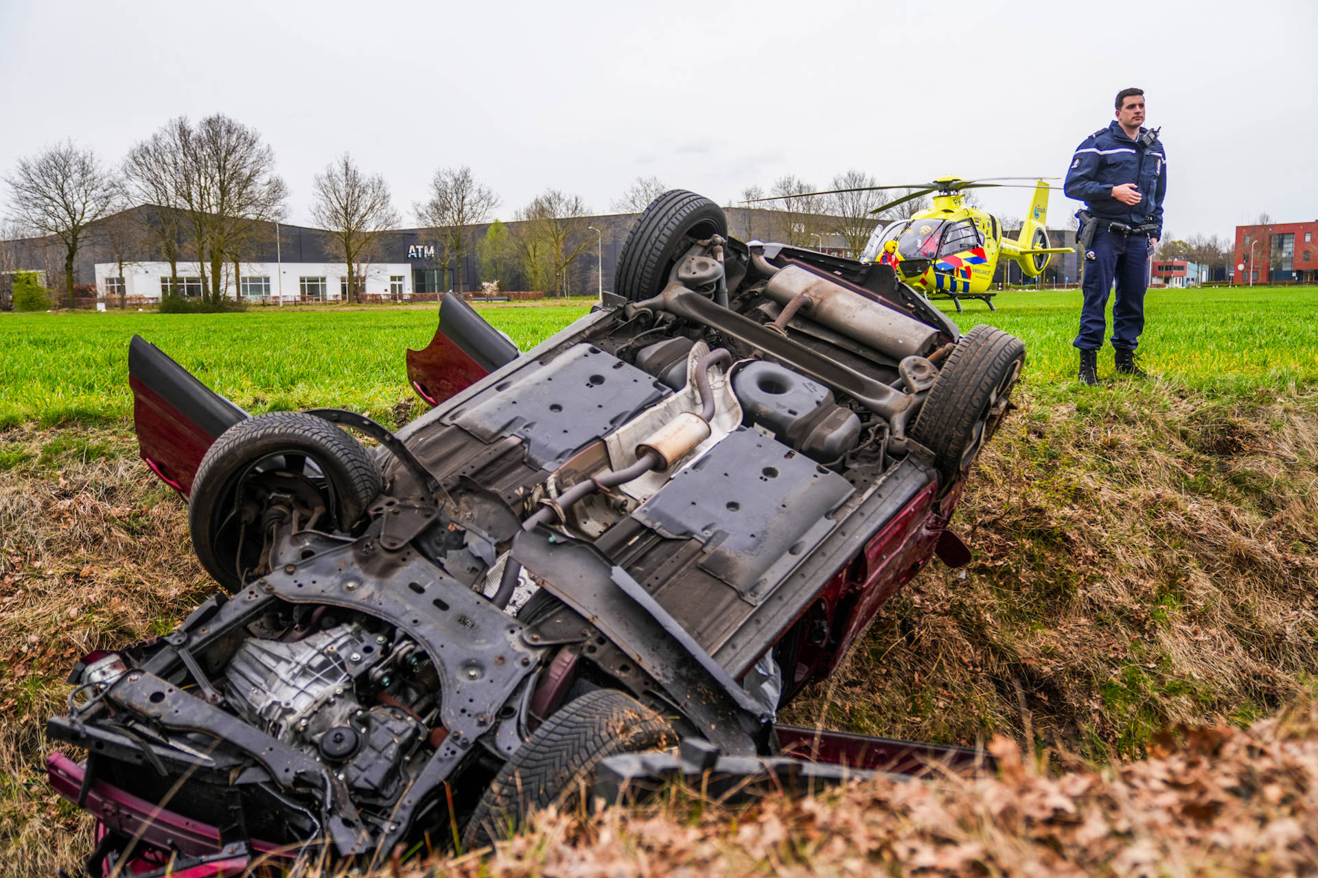 Automobilist onder invloed belandt zwaargewond met auto in sloot