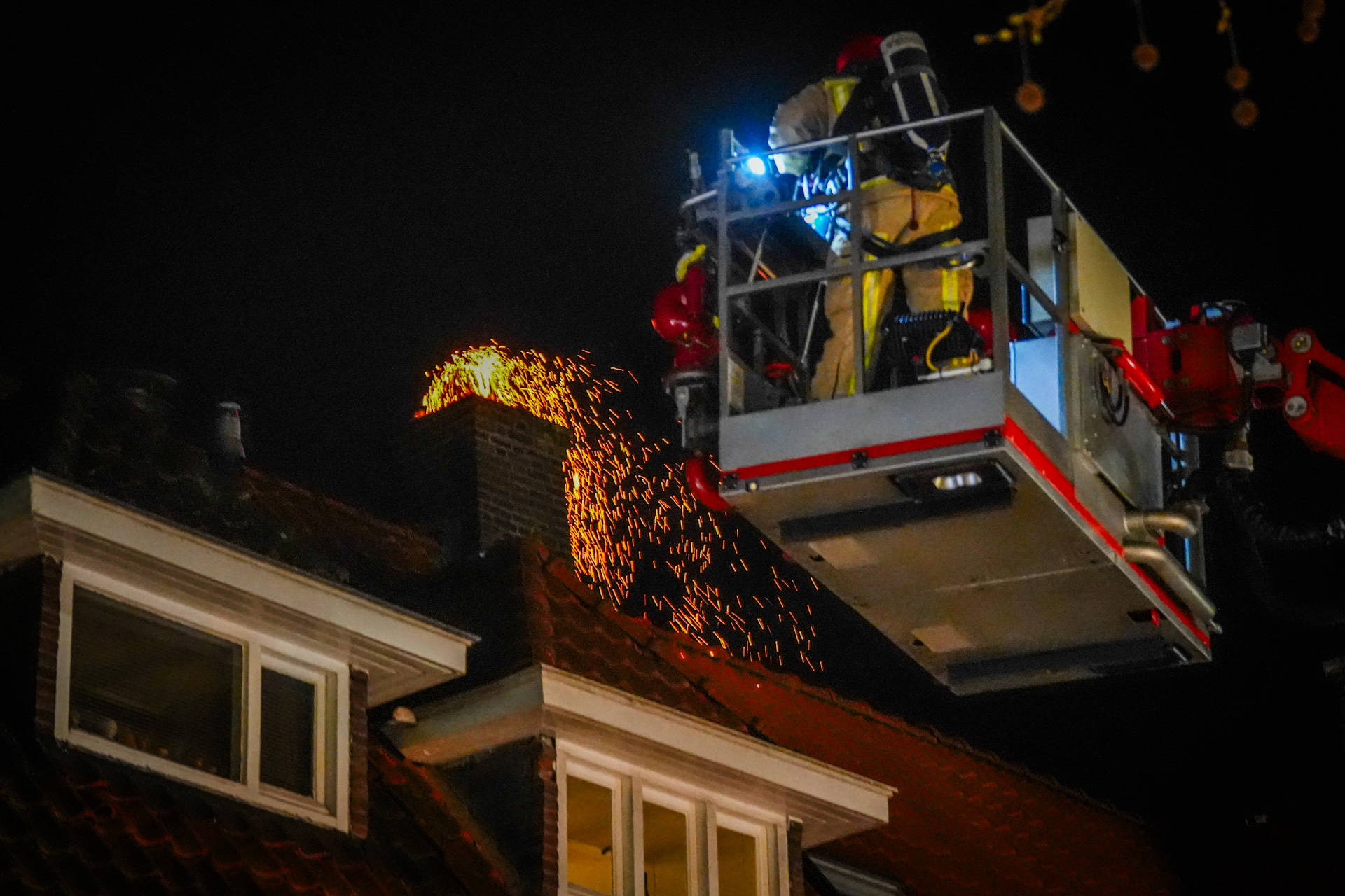 Weg opnieuw dicht vanwege brand