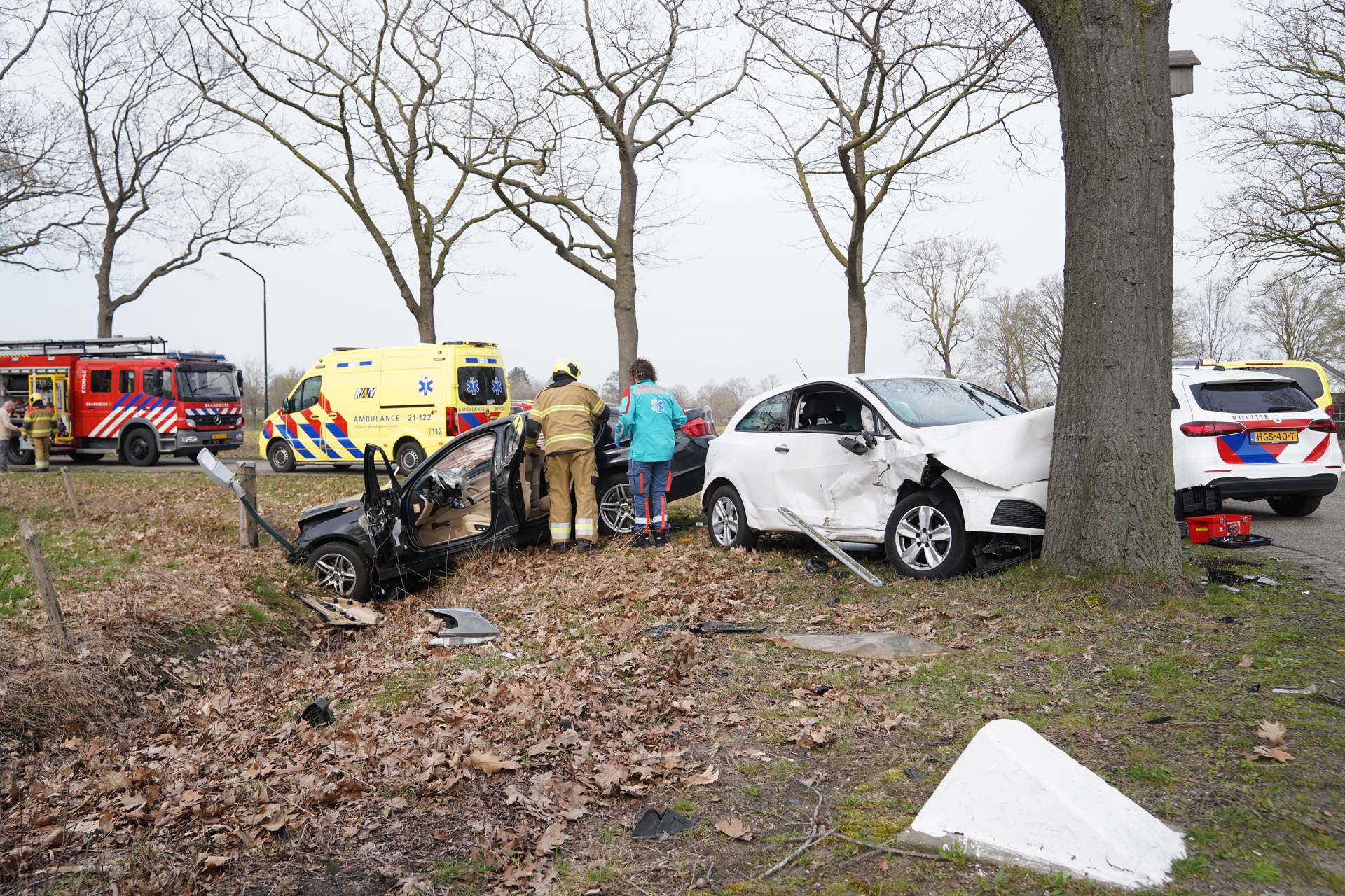 Gewonde bij flinke aanrijding tussen twee auto’s