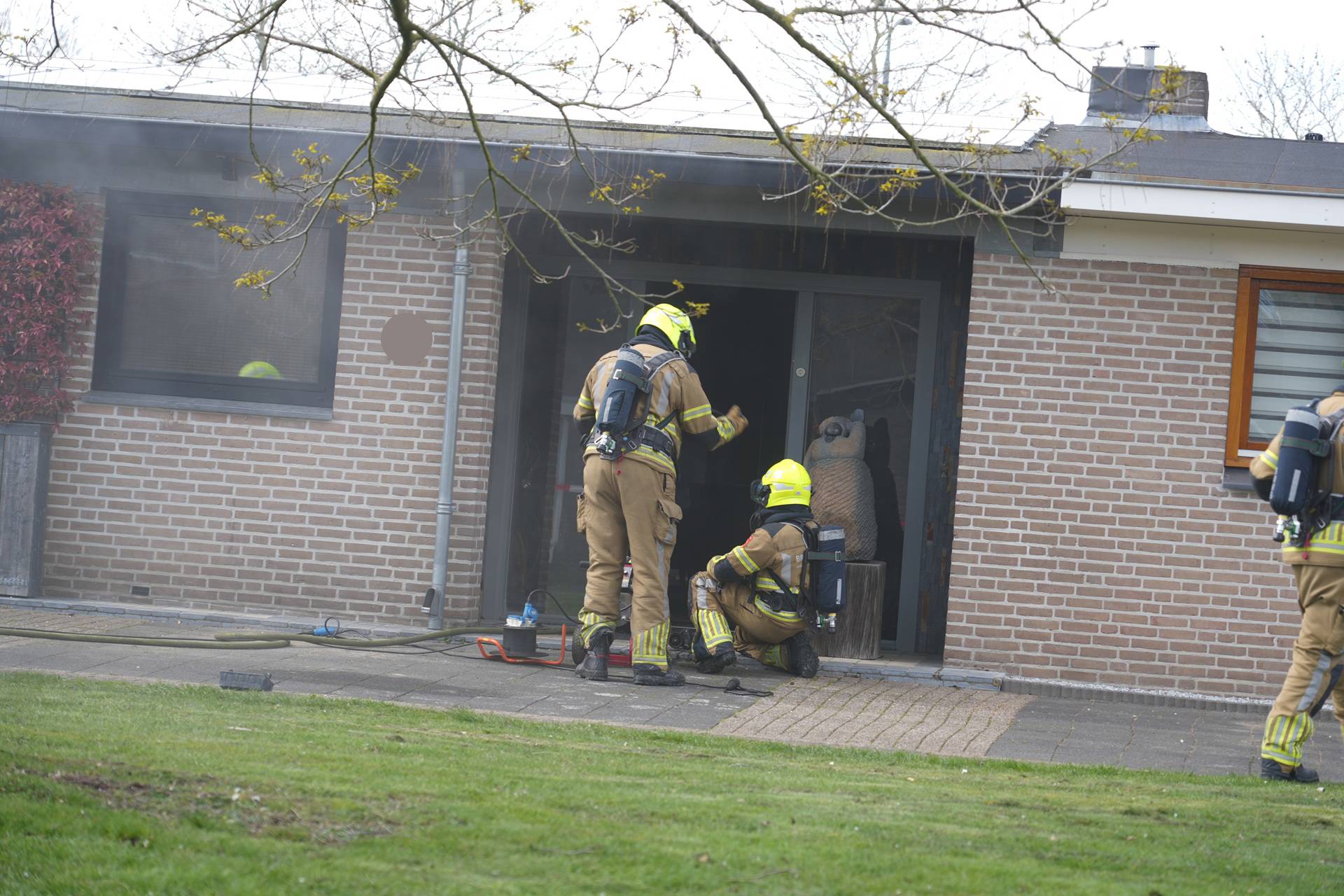 Man naar ziekenhuis na meterkastbrand in woning