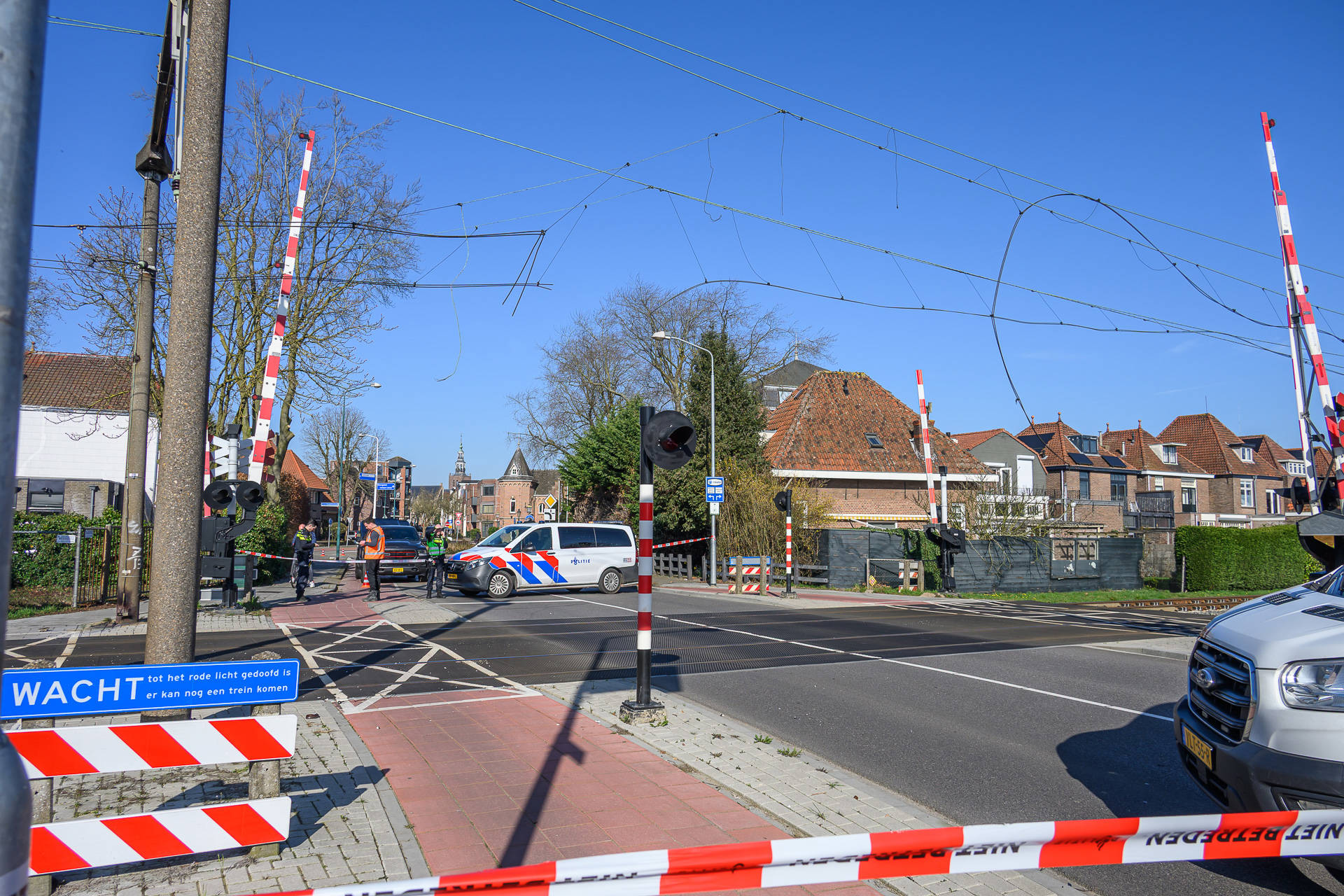 Geen treinen tussen Roosendaal en Dordrecht na kapotgereden bovenleiding door vrachtwagen