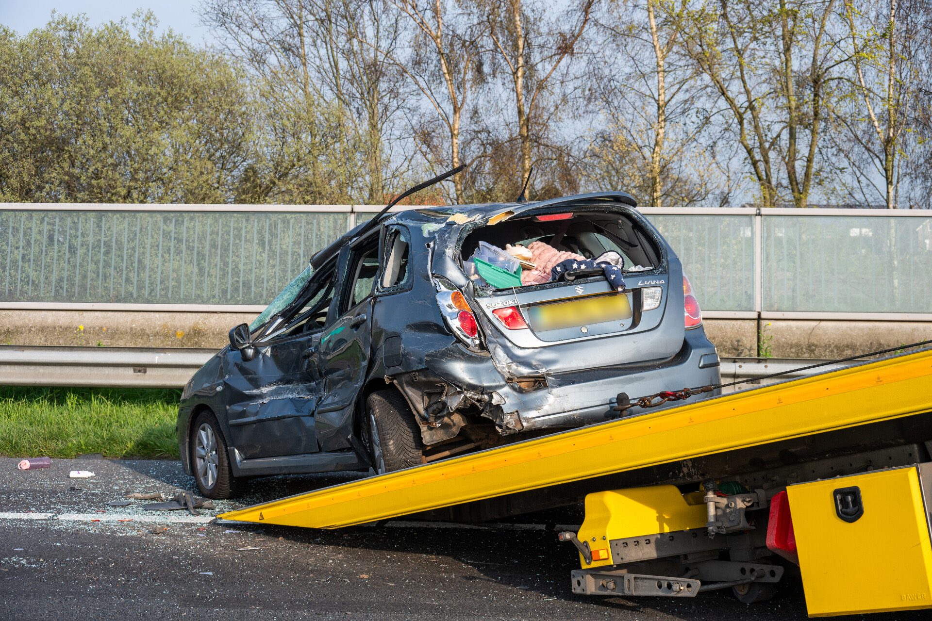 Auto met daarin kindje in botsing met vrachtwagen op snelweg