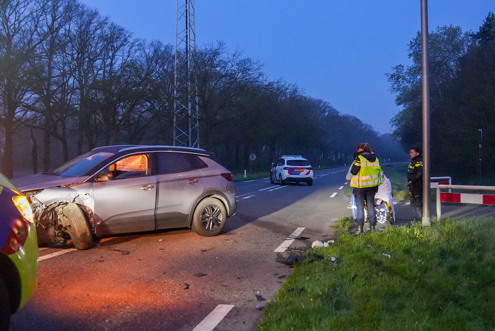 Veel schade en twee gewonden door botsing