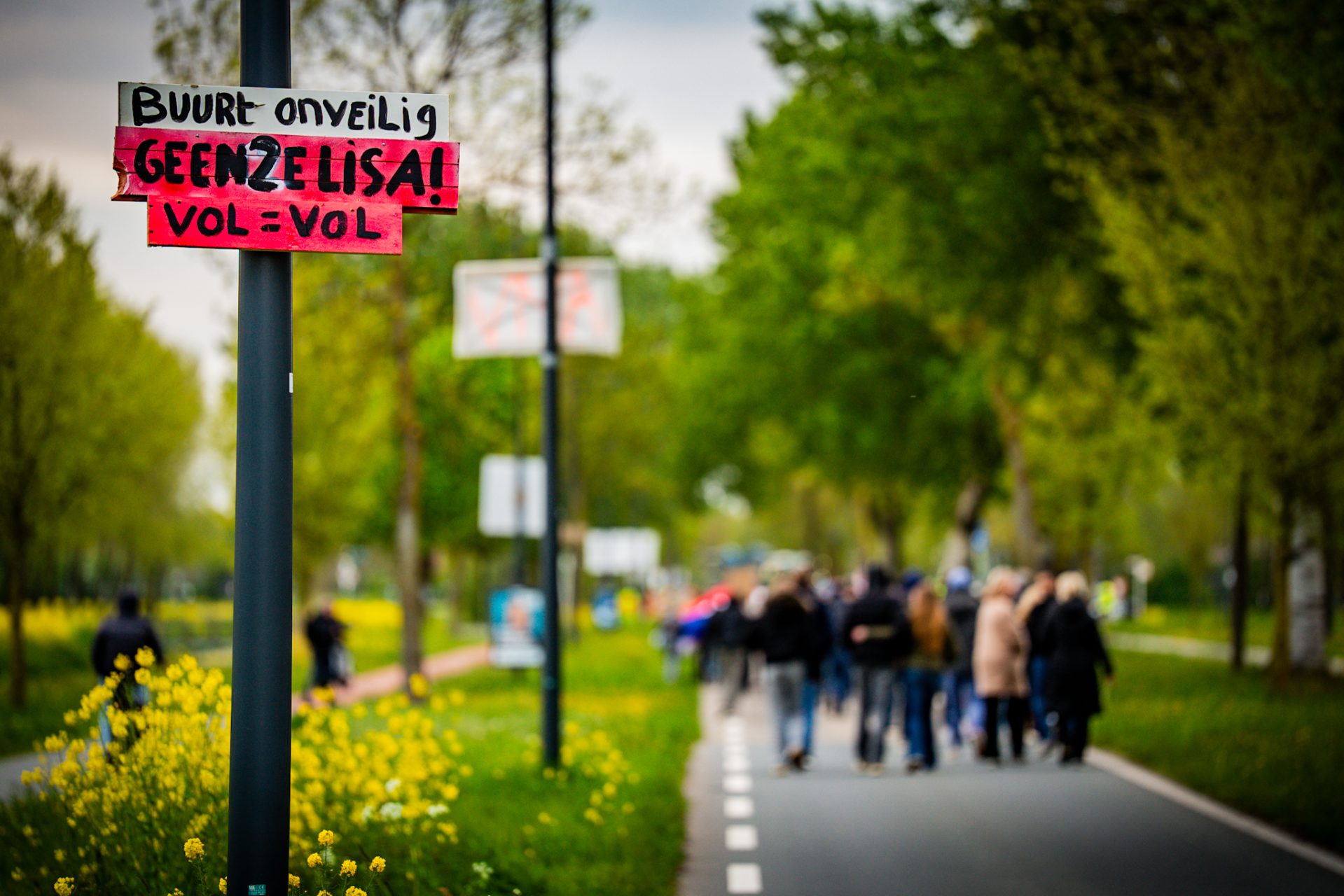 Zo’n tweehonderd demonstranten protesteren tegen opvang van asielzoekers