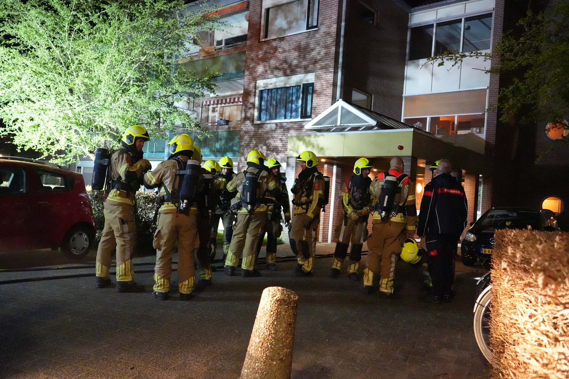 Brand in appartement, kat krijgt zuurstof toegediend
