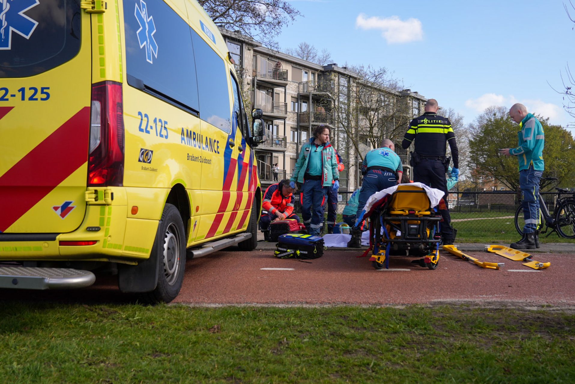 Fietser ernstig gewond na botsing op fietspad