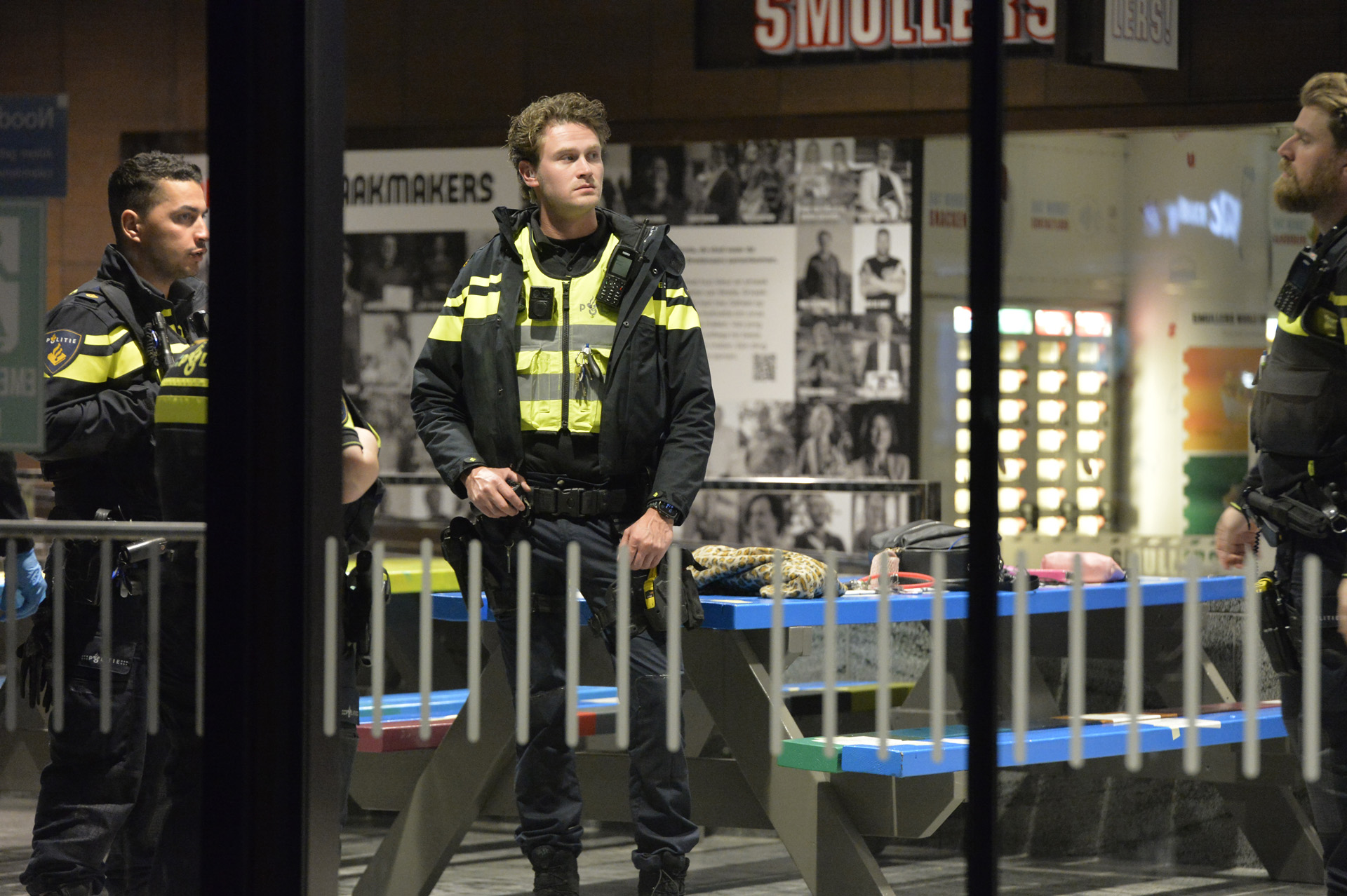 Vrouw opgepakt op station na melding over steekpartij