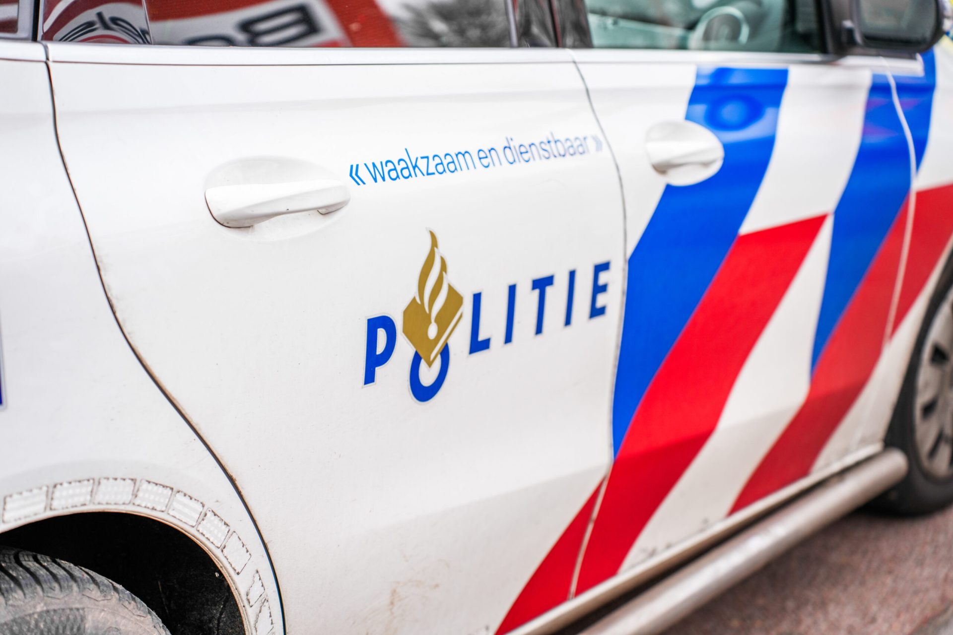 Vijf agenten bijna aangereden, politie houdt man aan na dollemansrit