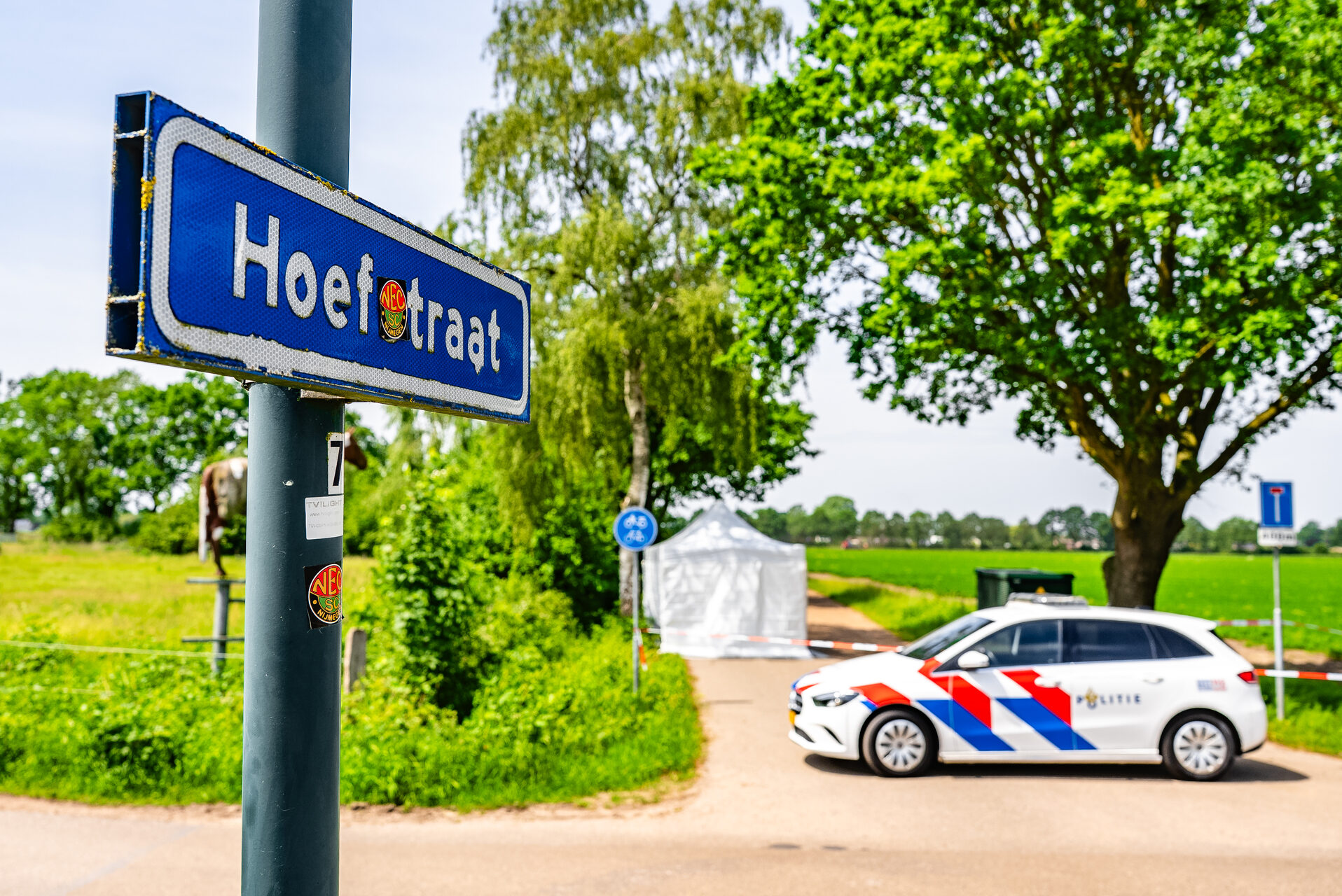 Overleden persoon aangetroffen in sloot, doodsoorzaak onduidelijk