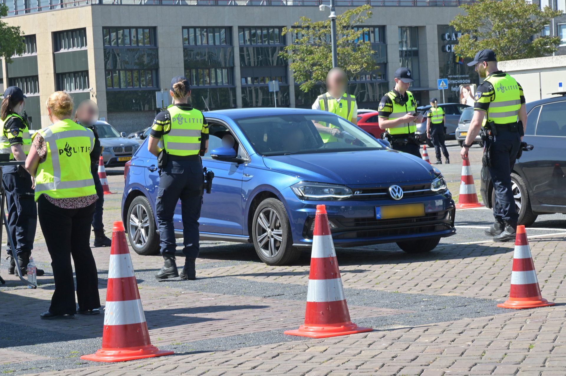 Politie en Belastingdienst houden grootschalige voertuig controle