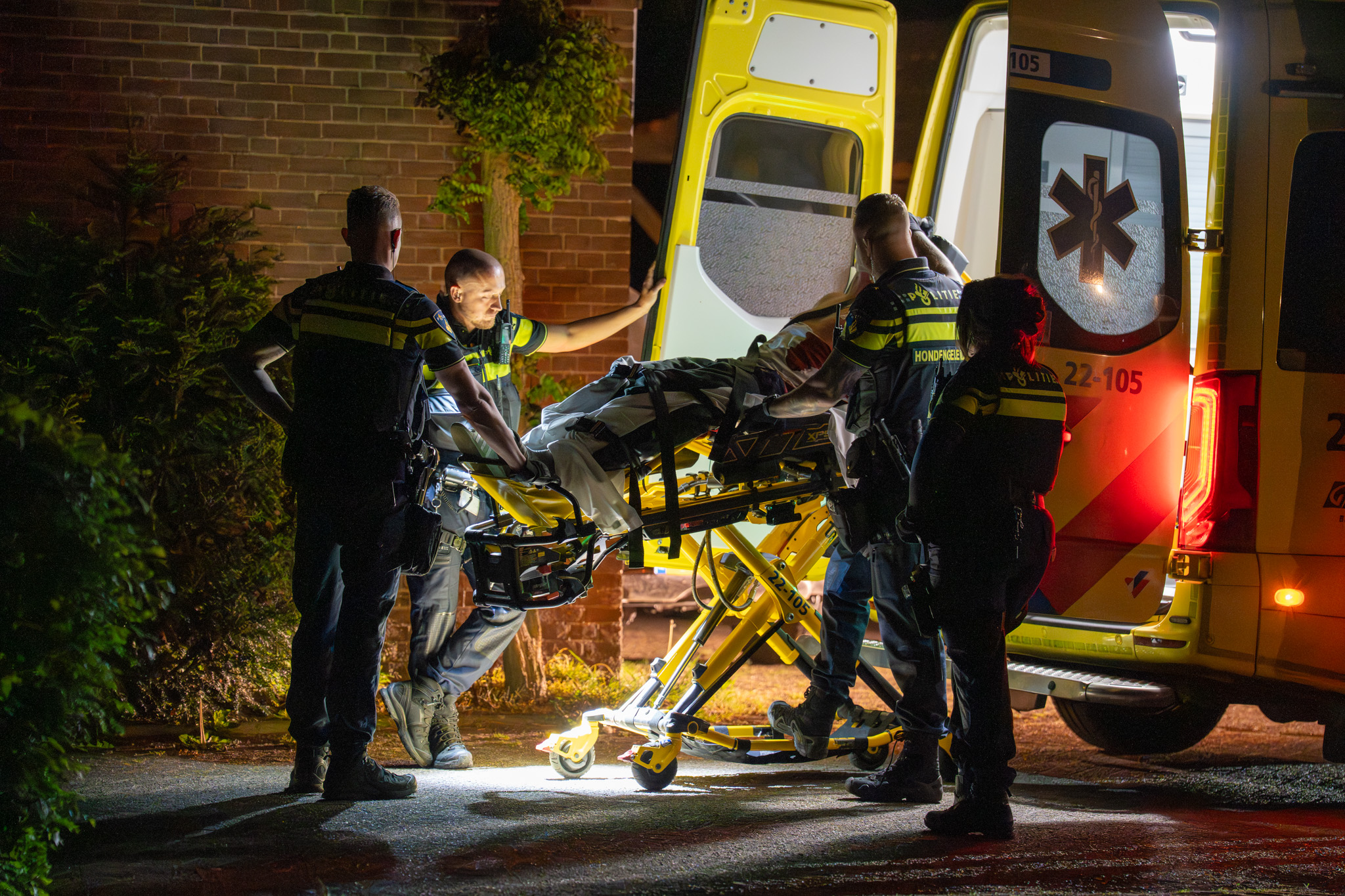 Man en hond gestoken bij ruzie op camping