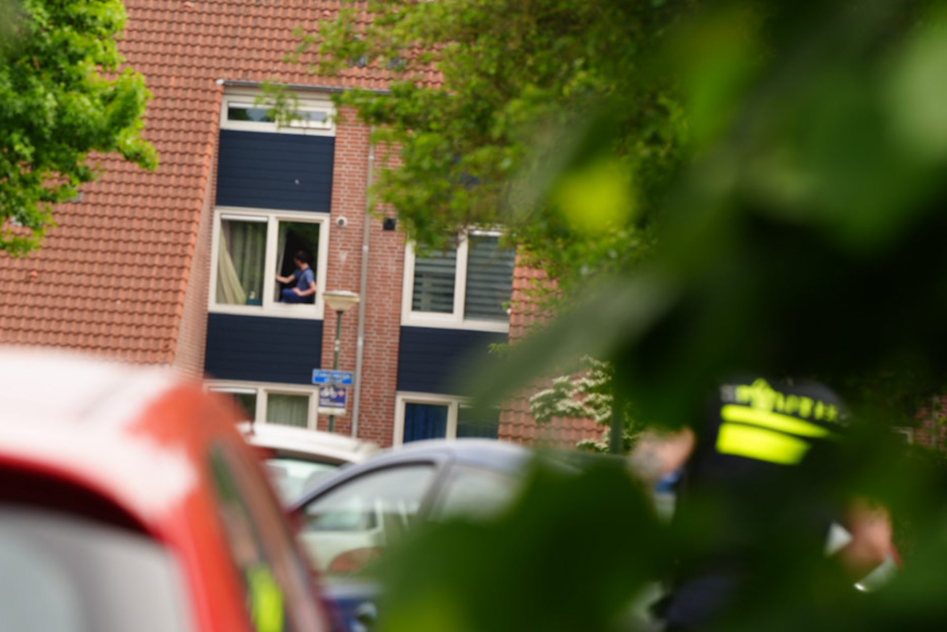 Verwarde man met kruisboog na urenlange inzet aangehouden