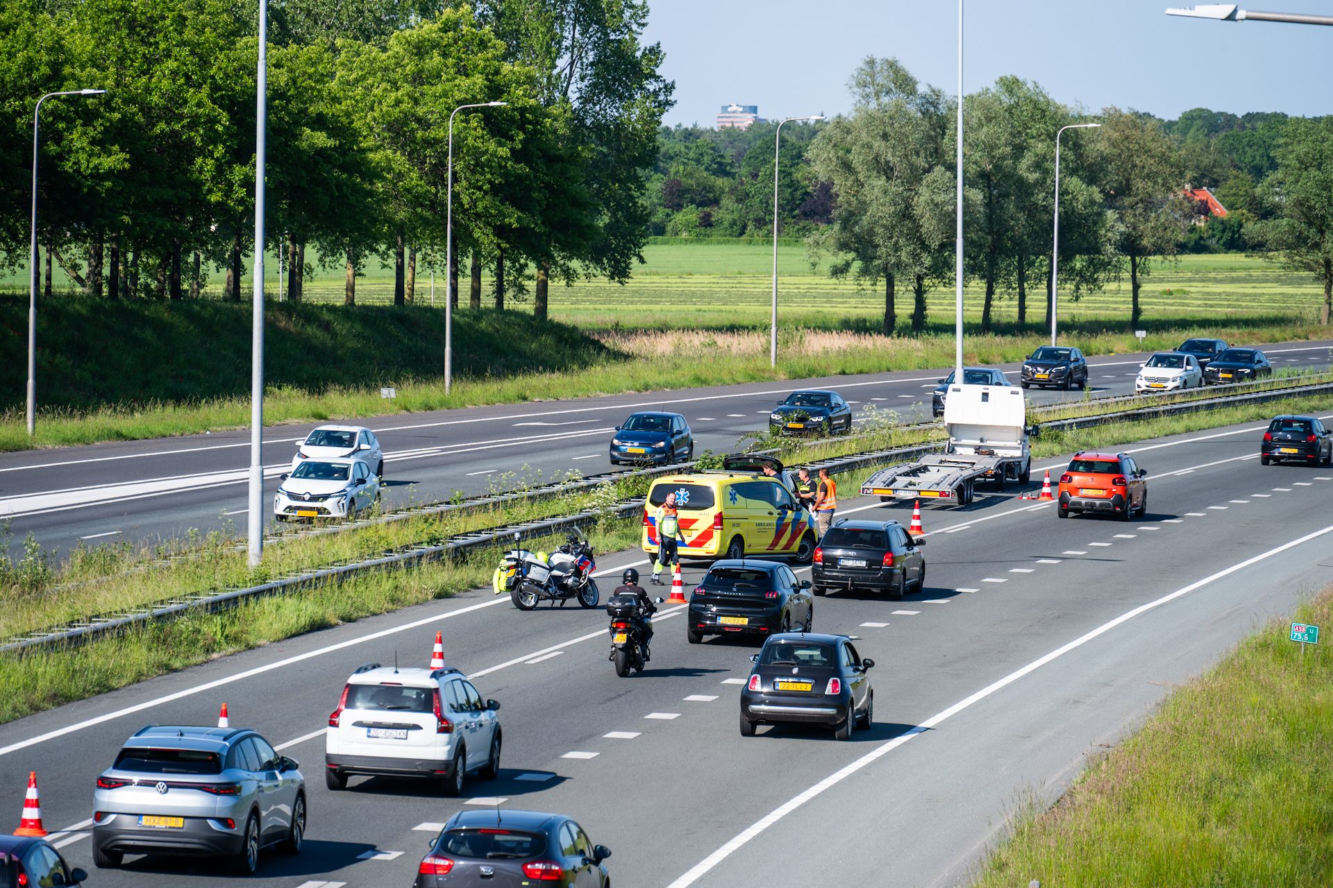 Twee auto’s zwaar beschadigd bij botsing op kruising