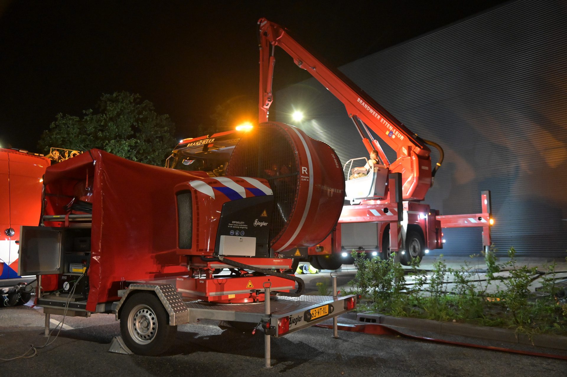 Brand in fabriekspand: medewerkers geëvacueerd na rookontwikkeling