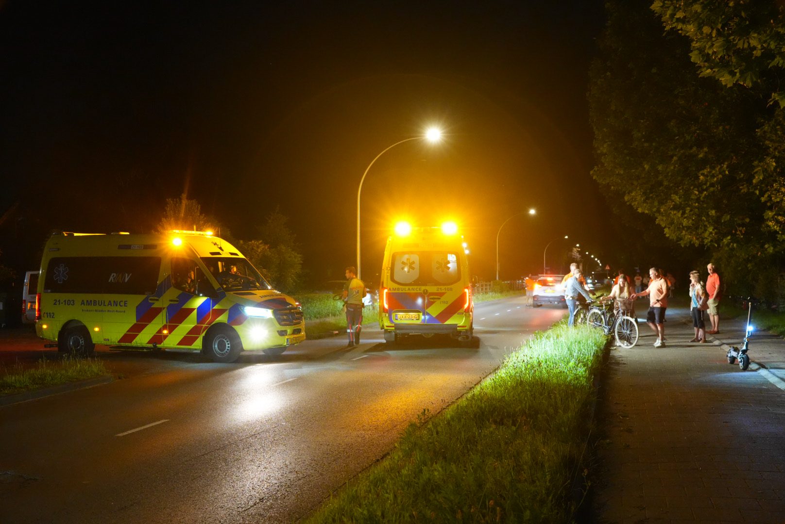 Vrouw raakt onwel en valt van fiets, traumahelikopter geland