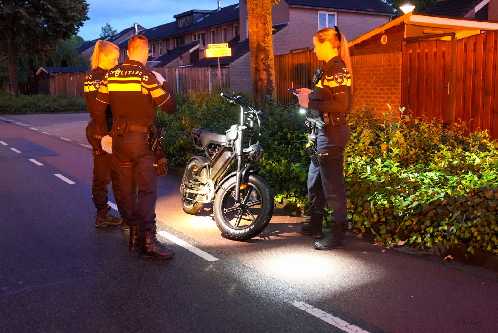 Fatbiker zwaargewond aangetroffen op straat in Helmond