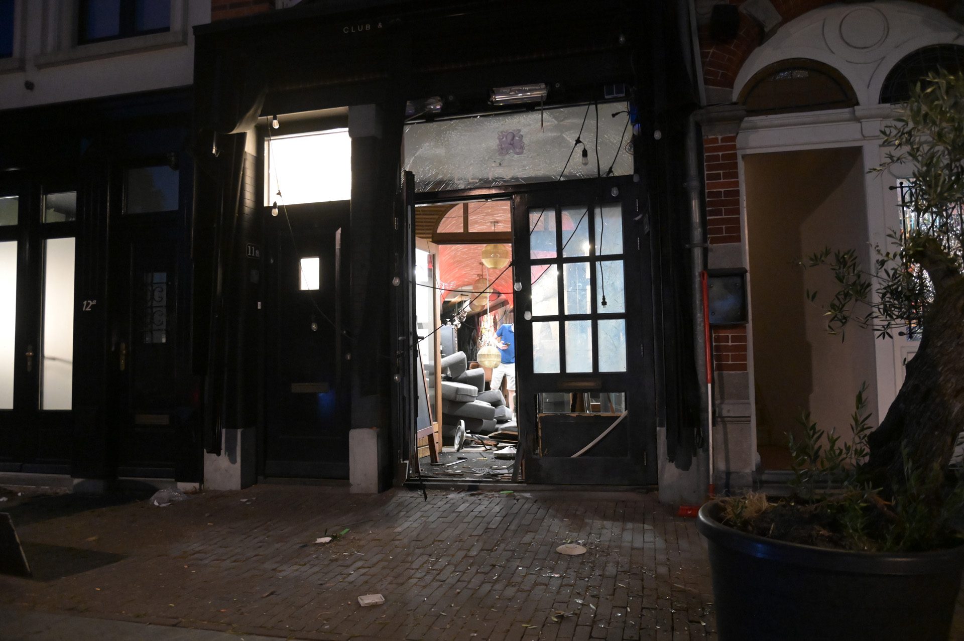 Explosie richt grote schade aan bij restaurant in Breda