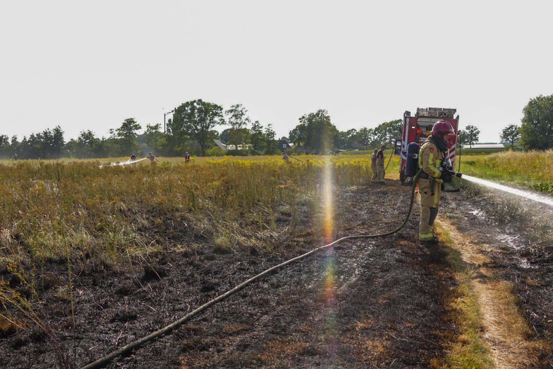 Brand op akker snel onder controle