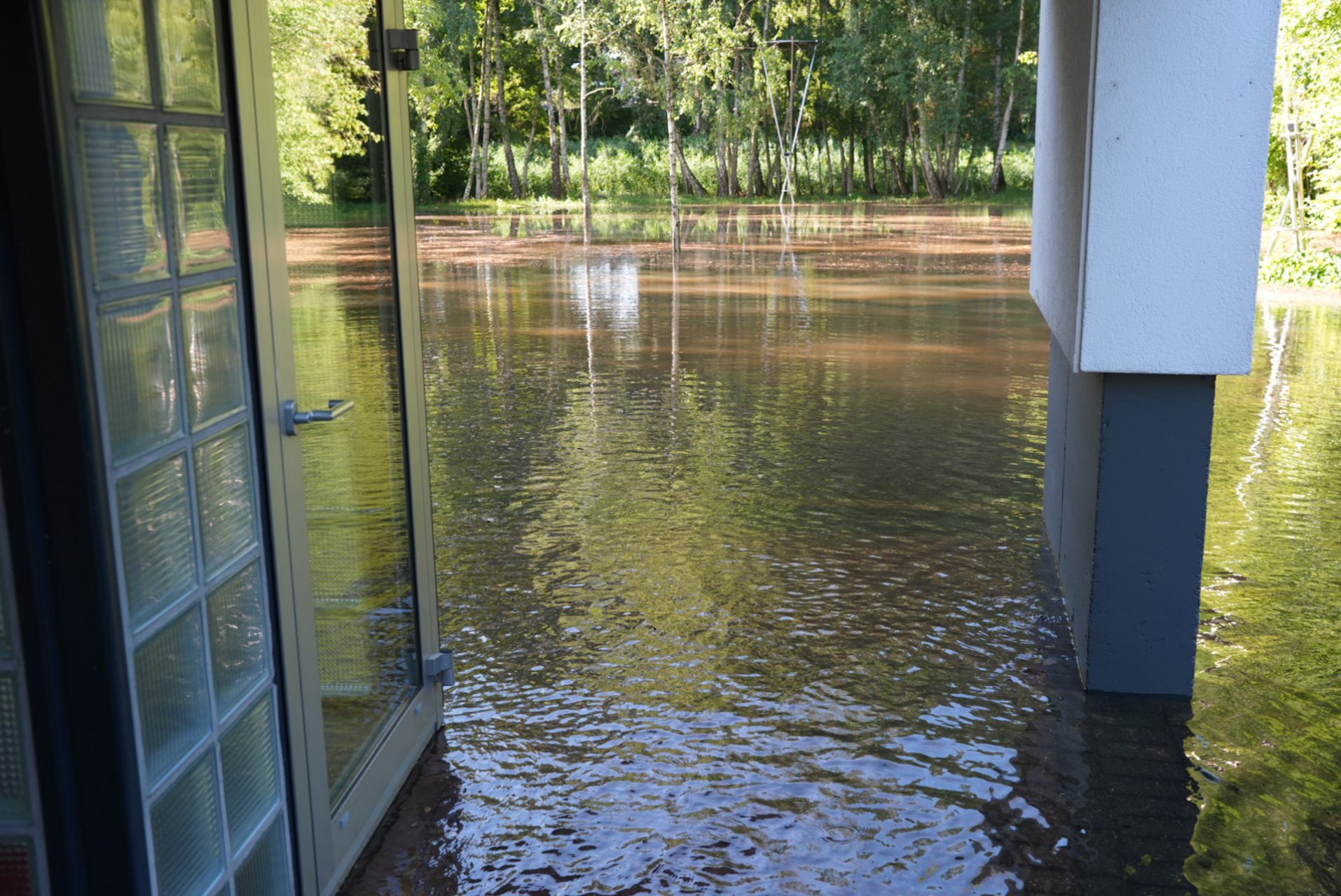 Bronbemaling veroorzaakt wateroverlast bij bedrijf Waalwijk