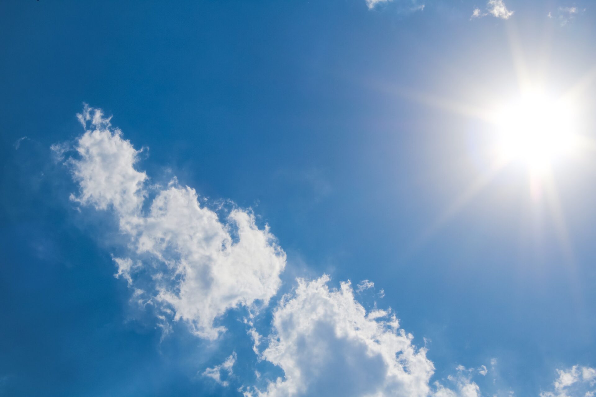 Tropische hitte raast vandaag door het land, zuiden stijgt naar 32 graden