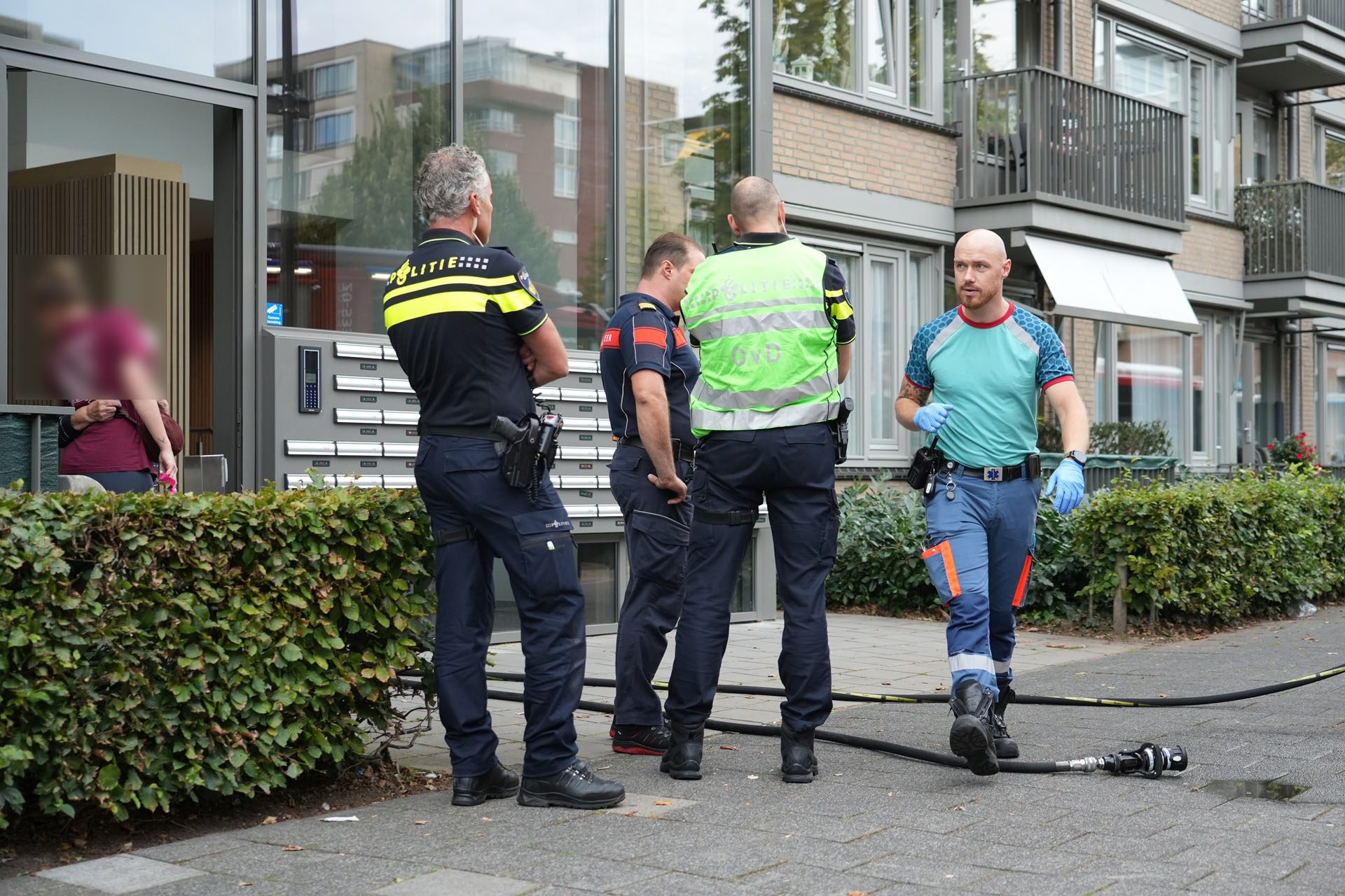 Brandweer rukt met meerdere voertuigen uit voor brand bij woonzorglocatie