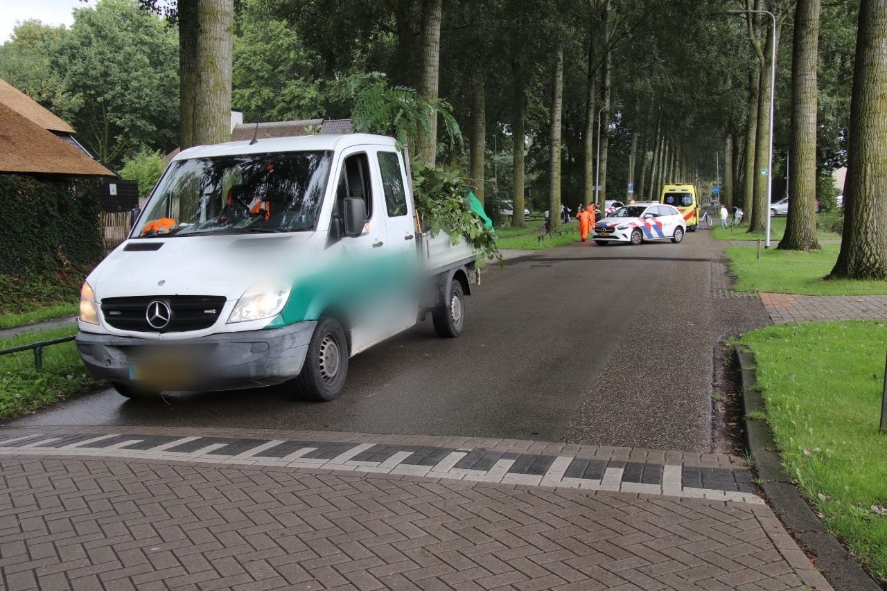 Persoon aangehouden na aanrijding waarbij fietsster gewond raakt