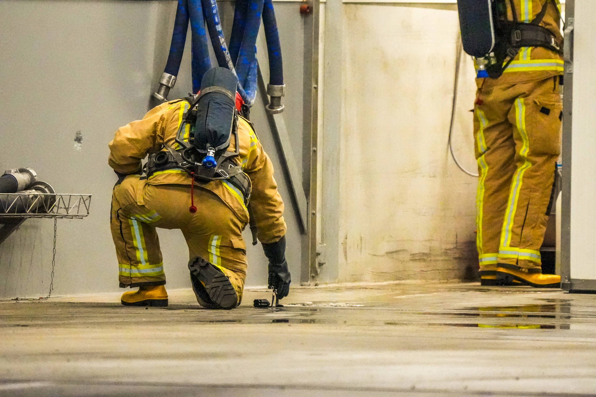 Brandweer rukt uit na lekkage van salpeterzuur in Oirschot