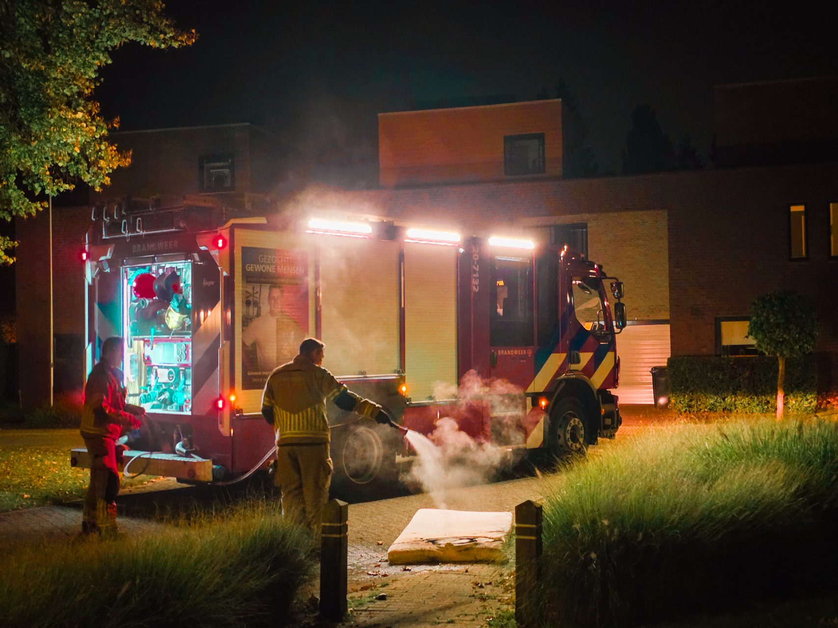 Matras vliegt in brand in appartement in Waalwijk