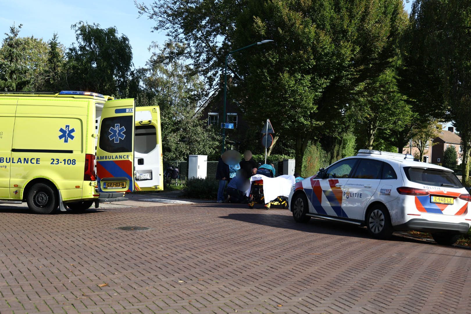Automobiliste ziet fietsster over het hoofd