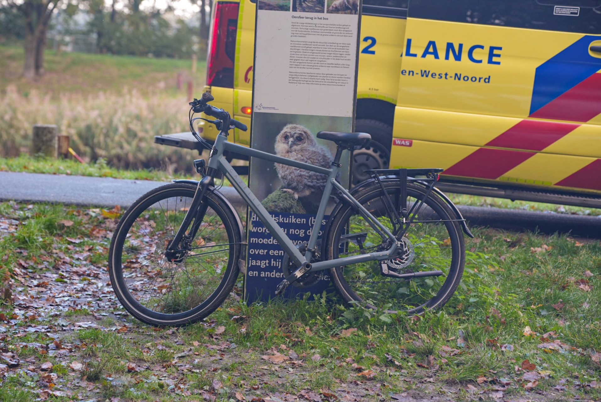 Fietser gewond bij aanrijding met auto, slachtoffer naar ziekenhuis