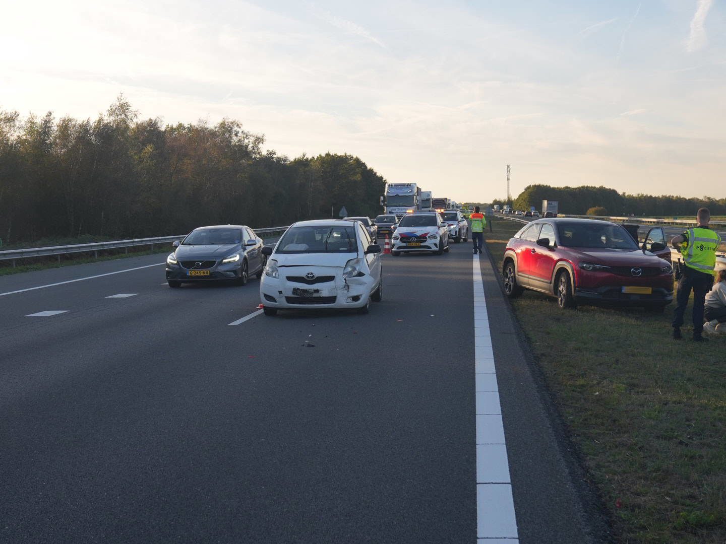 Drie personenauto’s betrokken bij aanrijding op snelweg